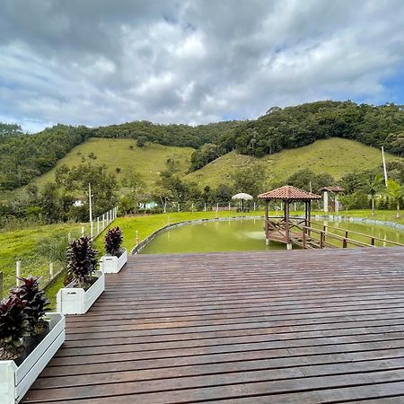 Ampla Casa De Campo - Afaven Águas Mornas Kültér fotó